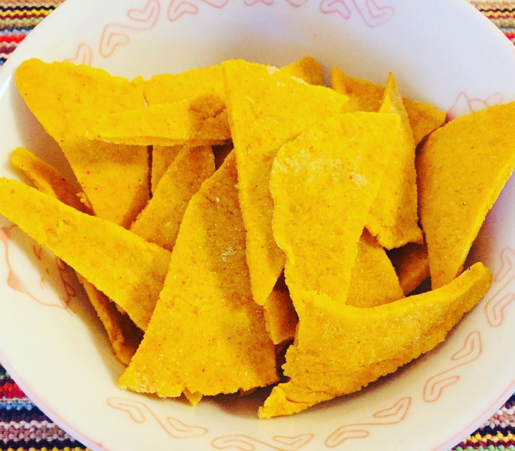 Tortilhas de milho em formato triangular